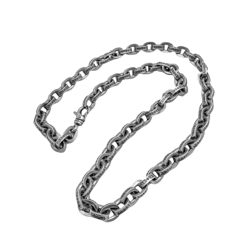 Hinge Twist Oval Link Necklace