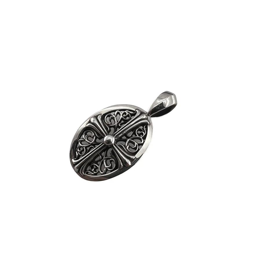 Classic Oval Vine Silver